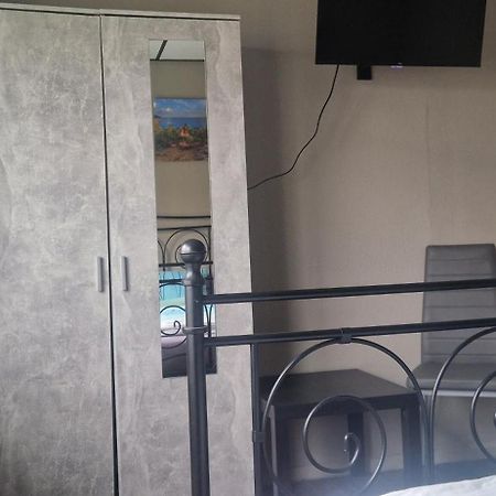 M&R Motel Rostock Dış mekan fotoğraf